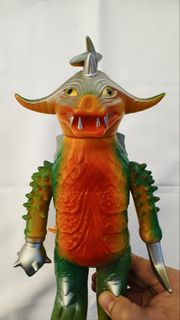 Sofubi 搪膠公仔 Bullmark 超人Ace 怪獸