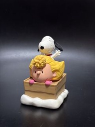 Peanuts Snoopy and Lucy Figurine