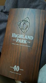 (empty box with bottle) Highland Park 40年 超重手靚木盒 連威士忌 吉樽