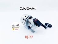 Bj-77 Daiwa Spincast St-20 รอกตกปลา มือ 2 จากญี่ปุ่น  รอกfly  รอกเบท หยดน้ำ ทรงกลม กระปุก รุ่นเก่า โ