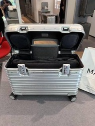 Rimowa 銀色行李箱