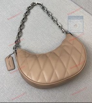 COACH蔻馳新款女包腋下包PILLOW絎縫MIRA單肩包 cp348。 Size23166。Coach 蔻馳