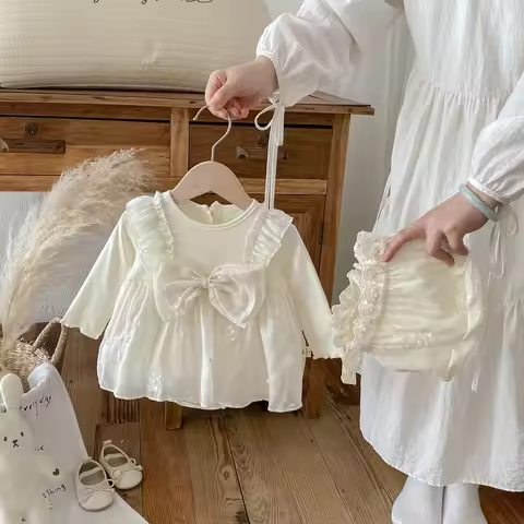 A Cute and Sweet Autumn Long-Sleeved Gauze Fake Two-Piece Triangular One-Piece Dress for a Baby Girl