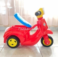 Mainan Dorong Sepeda Motor Vespa Anak- Mainan Tunggang Sepeda Motor Vespa Anak
