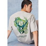 Jack Jones | เสื้อยืดแขนสั้นคอตตอน ทีม Bucks ร่วมกับ NBA