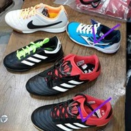 adidas 兒童足球鞋 正版