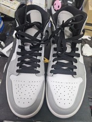 Nike Air Jordan 1 Mid 灰色