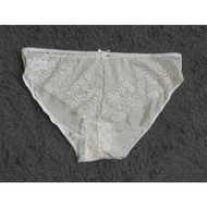 Panty Ivory Color Front Lace Label