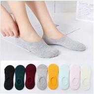 046 Women's Short Socks Below the Ankle