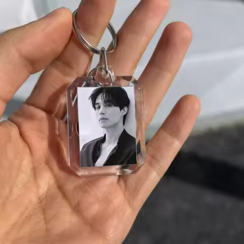 Korean Idol Lee Dong Wook HD Poster Double-sided Printing Keychain Li Dongxu Lifestyle 1 Inch ID Pho