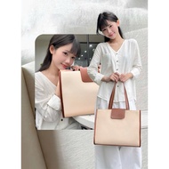 Basic Tote Bag - NotJust | Simple women's tote bag, water-resistant, form-fitting, fits a 15-inch la