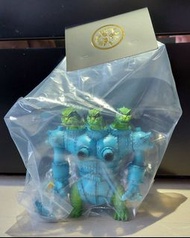 抽選限定，赤目天使，三頭哥斯拉 Ultimatum Blunt Force Trama Godzilla，藍+綠 Sofubi 搪膠公仔