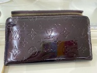 LV深紫紅漆皮銀包
