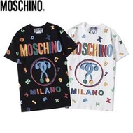 Chris精品代購 美國Outlet MOSCHINO 莫斯奇諾 春夏 特價 短袖 T恤 英字滿版貼印 兩色任選