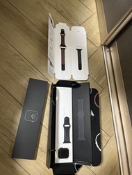  Apple Watch Nike SE 40mm – 黑色錶殼 + Nike 運動錶帶 $500