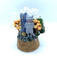 白色花園。貓咪與藍晶石-手工玻璃罩公仔/水晶/乾燥花擺設