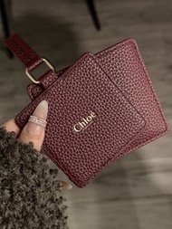 ⭐️Chloe Perfums正品⭐️酒紅色荔枝皮革化妝鏡連皮套 便𢹂鏡 卡包 包掛