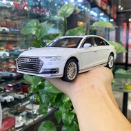 Mô hình xe Audi A8 có đèn và âm thanh tỉ lệ 1:24 Chezhi