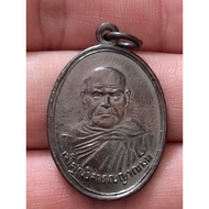 庙名：Wat Mai Suwankiri Kelantan. 名称：Luang Phor Kron(Tok Raja),Phor Than Dee. 佛历：2537 原料：红铜 包验证卡 来📩📩📩