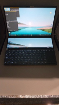 ASUS Zenbook Duo 雙螢幕筆記型電腦