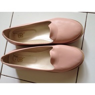 Preloved BRShoes pink flatfoam shoes no. 40