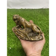 Bronze tiger statue