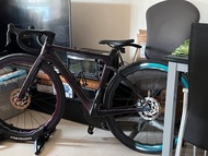TWITTER R15 PRO變色龍全碳。變速:  Wheeltop Eds TX 24段變速 輪組: 50mm 變幻色碳輪組 44cm車架 自行出價