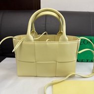 BV葆蝶家 全新擱置  Arco Intreccio編織系帶設計羊皮托特包Tote