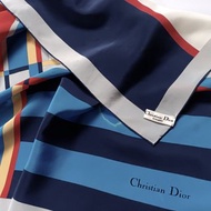 Christian Dior 古董絲巾，30 x 30 英吋，圖案印花手工捲邊