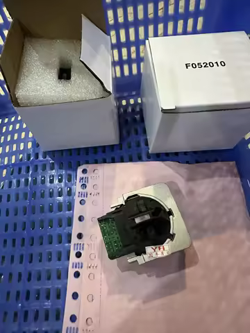 1pcs new Print Head Printhead for Epson LQ310 LQ350 LQ520 Dot Matrix Printer Head Kit Parts