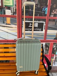 Travel 20 吋行李箱 35 x 22 x 55cm