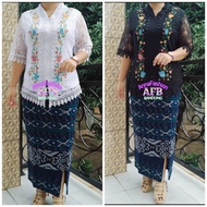 White kebaya top with embroidered brocade and live buttons SML xl xxl 3xl 4xl 5xl 3 sleeves/4