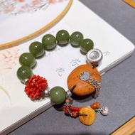 精品天然大颗粒和田玉手链 大颗粒纯手工打磨 ，料子细润，搭配：天然红珊瑚🐛，老银，老蜜蜡扣子镶嵌925银等   尺寸约：14.5mm ！支持鉴定！