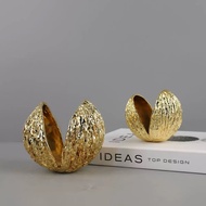 Modern Metal Nut Shell Gold Luxury Gold Nut Ornament Display/