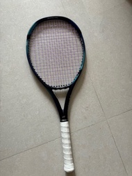 Yonex Ezone 100L 285g grip1