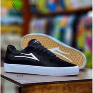 L-akai Essex Black Suede