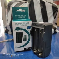 Digital smart charger battery swat vapor cas battery 3.7 VOLT