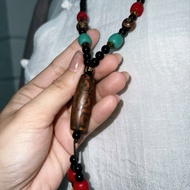 Beautiful chain with 9-eye Tibetan dzi