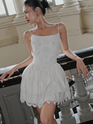 Áo Corset ren phối hoa và chân váy ren xòe dáng ngắn The Country Lace Coquette Corset vải ren trắng