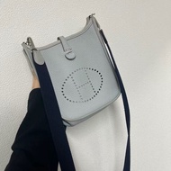 「JL精品代購」愛馬仕聖杯藍tc皮Evelyne迷你