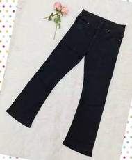 Lisa Blackpink97Celana jeans 27\39 Celana jeans Cutbray