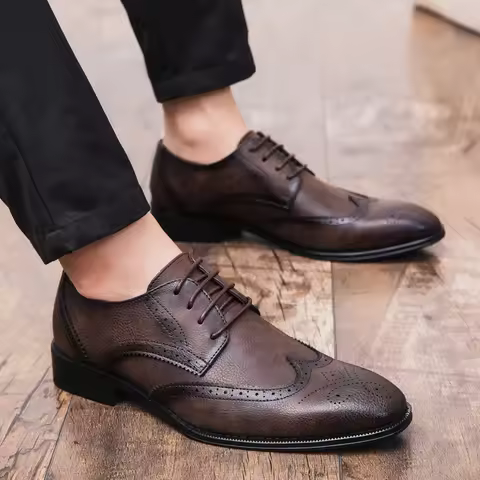 Lace-up casual leather shoes Men's wedding carved Brogues men's formal business pointed shoes Groom'