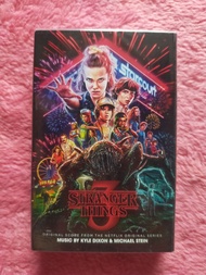 Cassette Tape ม้วนเทปเพลงประกอบ ซีรีย์ Stranger Things 3 (ม้วนเทปนำเข้าจากต่างประเทศ)