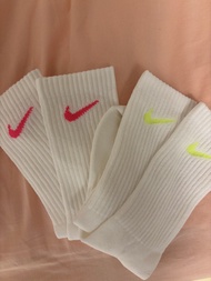 Nike螢光襪