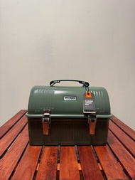 Stanley classic lunch box and wooden table