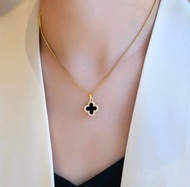 Kalung Wanita Titanium Gold Dan Silver Liontin Clover Viral