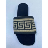 SOFT AND COMFY STRAP SANDAL