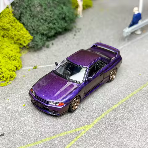 INNO 1:64 R32 purple diecast model car