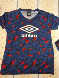 來自日本Umbro~足球套裝~150碼~上衣連褲