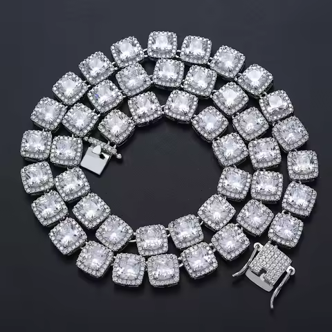 Fashion trendsetters, the unisex 10mm Icy Link Necklace features PT950 Platinum base and glittering